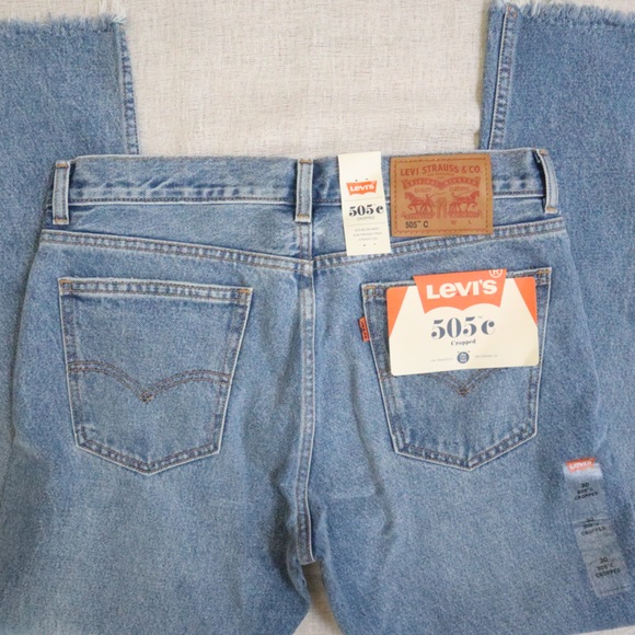 Levis 505 Cropped Raw Hem Slim Straight Jeans NEW - Picture 10 of 11